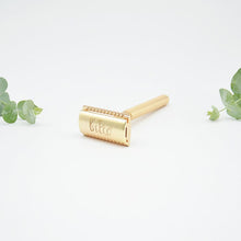 Safety Razor with Replacement Blades - Gold