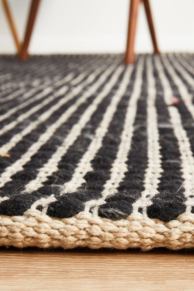 Navia Flat Weave Black Wool Rug