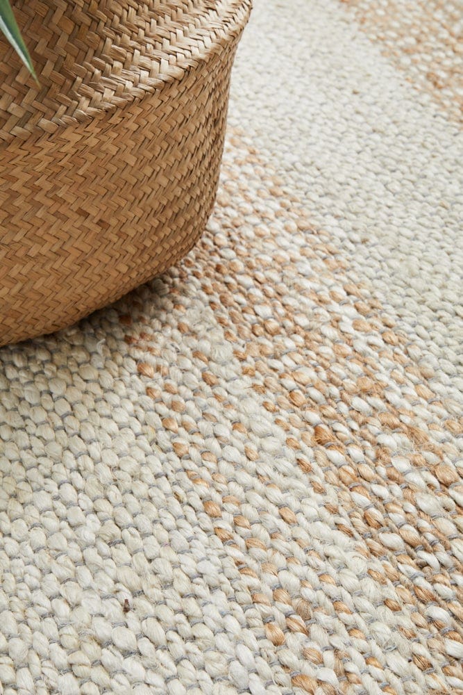 Byron 555 Natural White Rug